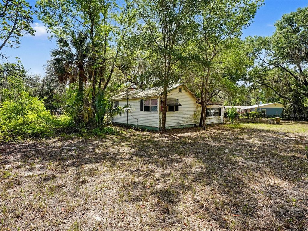 25628 Fishermans Road Paisley, FL 32767 - Photo 17 of 18
