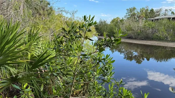 $335,000 | 12807 Upper Manatee River Road, Bradenton, FL 34212