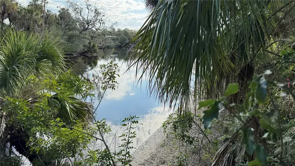 $335,000 | 12807 Upper Manatee River Road, Bradenton, FL 34212