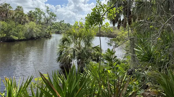 $335,000 | 12807 Upper Manatee River Road, Bradenton, FL 34212