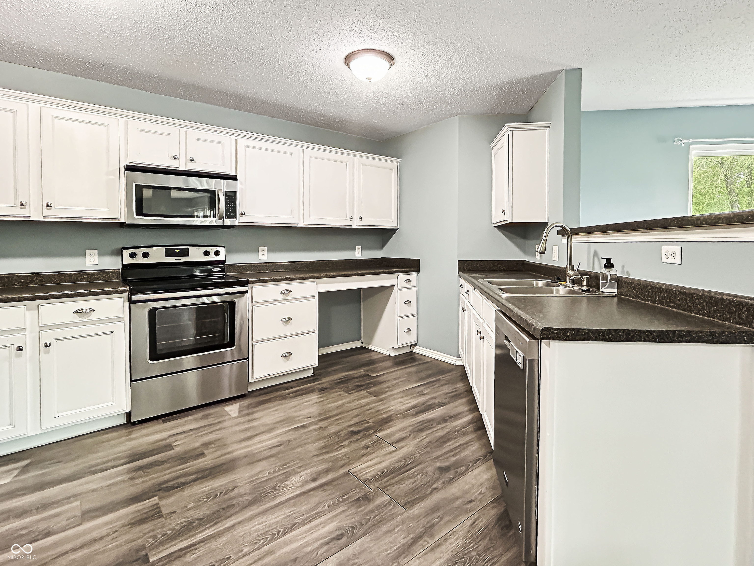 625 Streamside Drive Greenfield, IN 46140 - Photo 4 of 42
