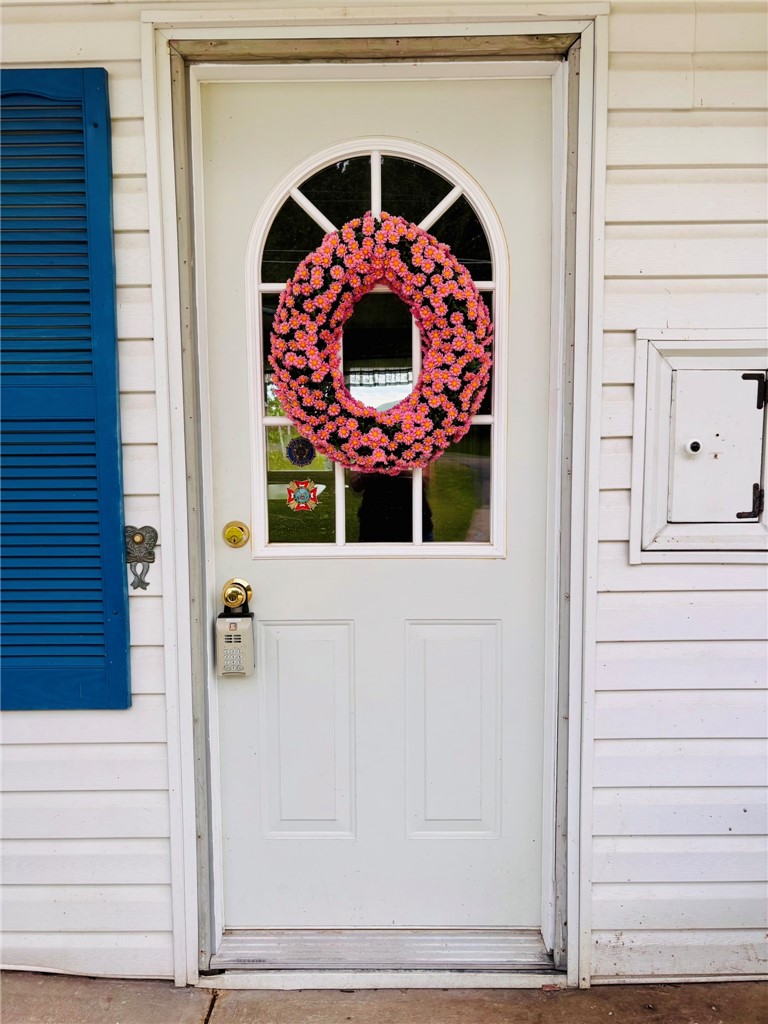 36 Walsh Road Southport, NY 14894 - Photo 7 of 36 C'mon in (entry into breezeway)