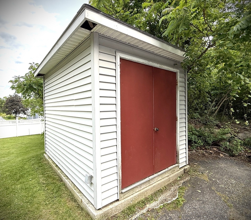11 Park Road Webster, MA 01570 - Photo 10 of 18 Gallery Image 10