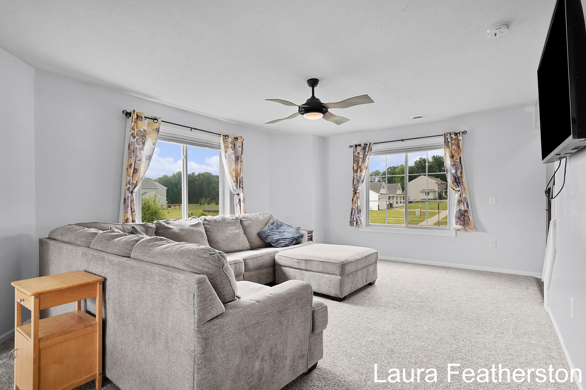 11740 Ridge Water Drive Northeast Sparta, MI 49345 - Photo 5 of 59 Living Room
