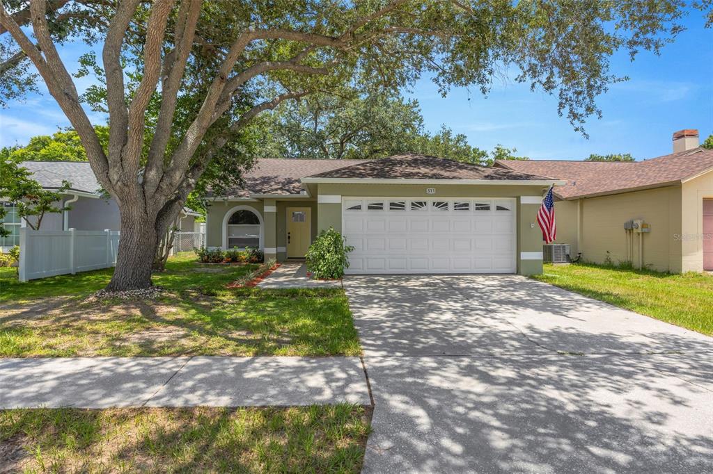 511 Center Point Road Valrico, FL 33594 - Photo 2 of 40