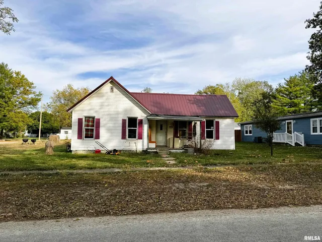 $49,900 | 225 North Center Street, Melvin, IL 60952