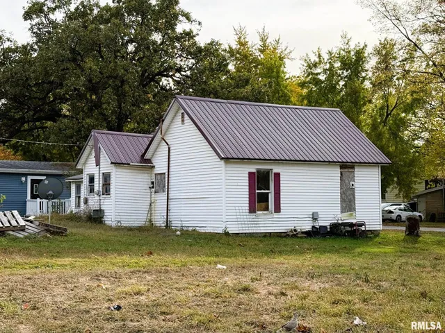 $49,900 | 225 North Center Street, Melvin, IL 60952