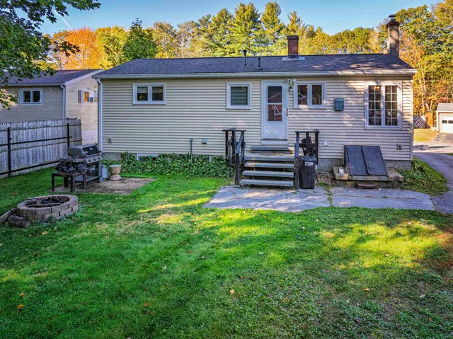 $429,900 | 5 Cedarbrook Drive, Dover, NH 03820