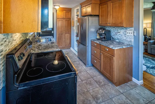 $429,900 | 5 Cedarbrook Drive, Dover, NH 03820