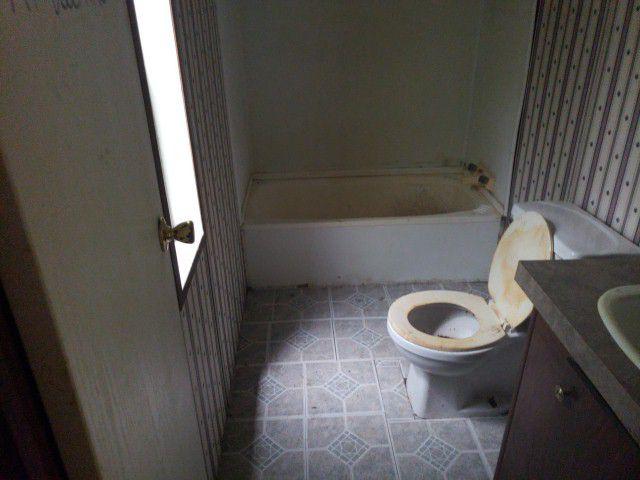 559 Mc Kee Road DeFuniak Springs, FL 32433 - Photo 10 of 10 Bath