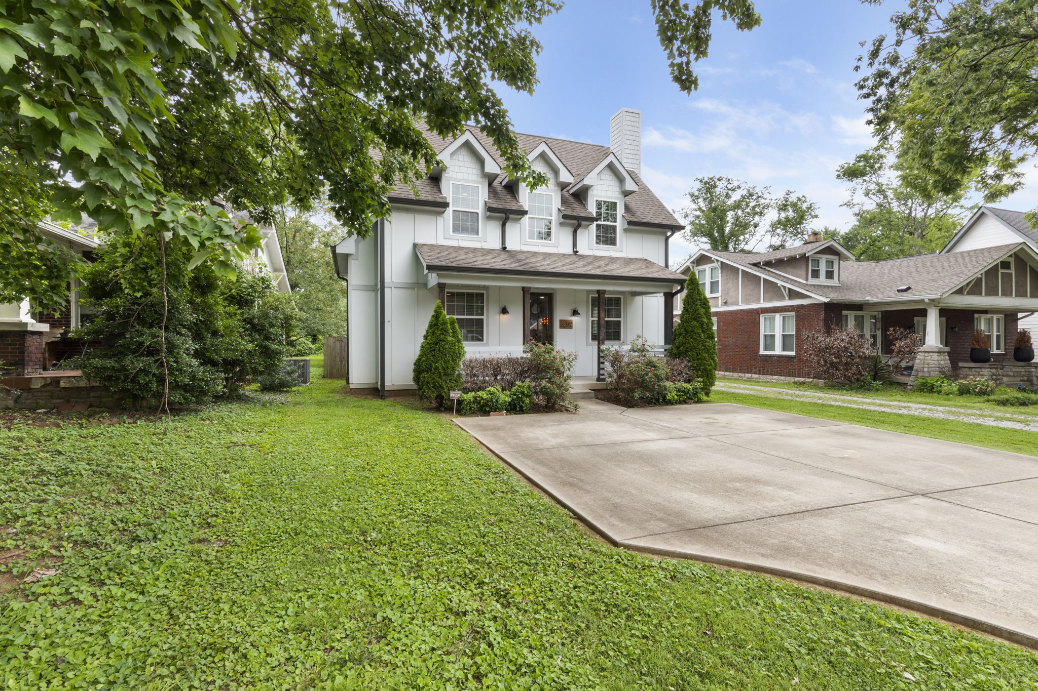 3209 Kinross Avenue Nashville, TN 37211 - Photo 3 of 48 front view of a house with a yard