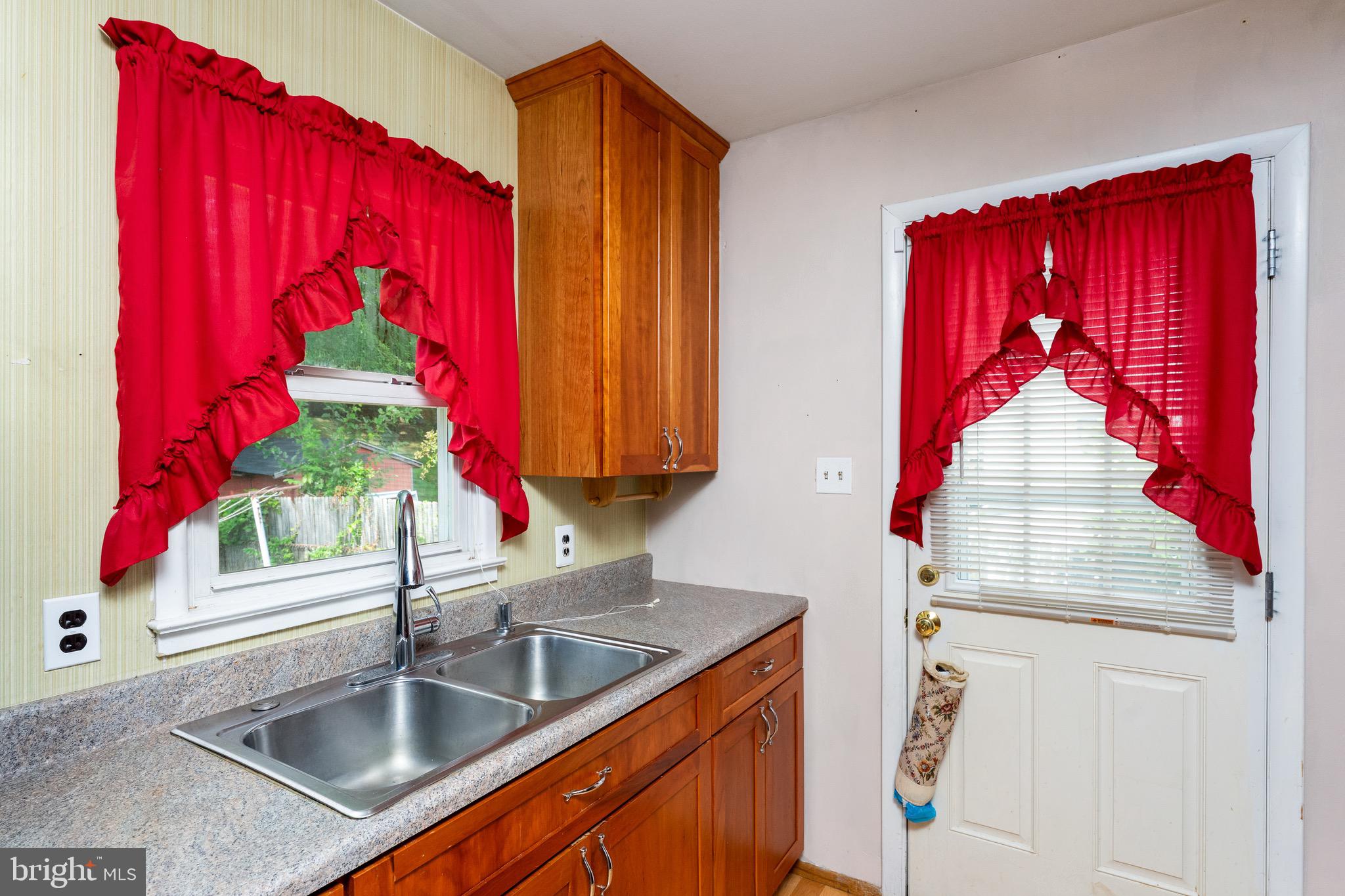 14330 Ferndale Road Woodbridge, VA 22193 - Photo 21 of 30 Gallery Image 21