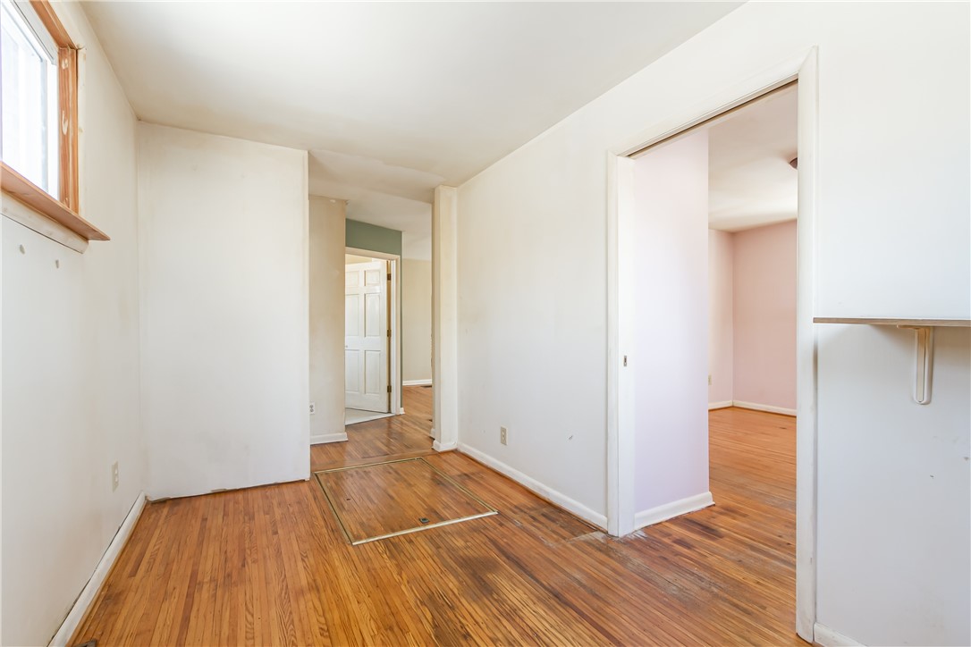 4 Sanford Place Rochester, NY 14620 - Photo 14 of 26