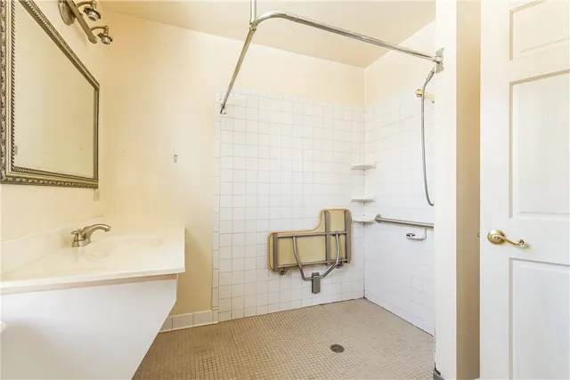 $239,900 | 4 Sanford Place, Rochester, NY 14620