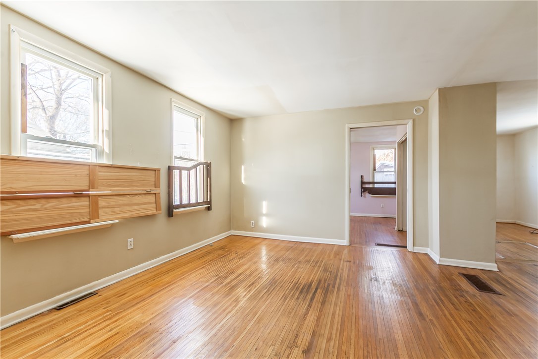 4 Sanford Place Rochester, NY 14620 - Photo 9 of 26