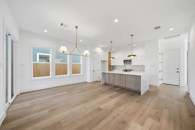 $2,800 | 2036 Thonig Road, Houston, TX 77055