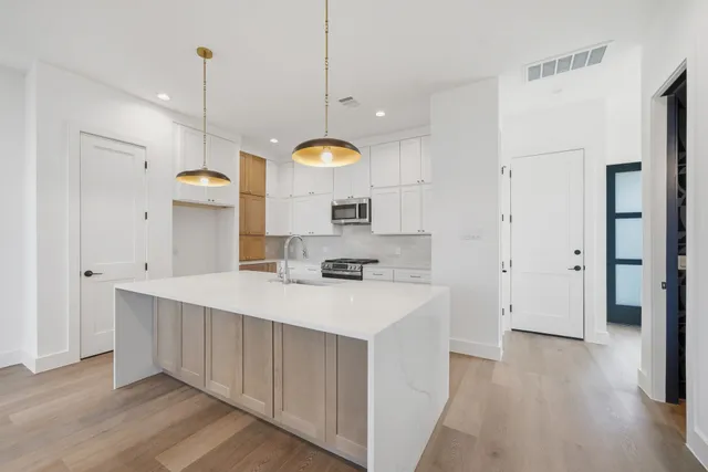 $2,800 | 2036 Thonig Road, Houston, TX 77055