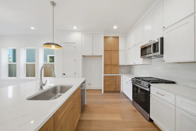 $2,800 | 2036 Thonig Road, Houston, TX 77055