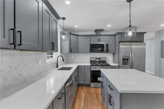 $3,200 | 160 Chatham Street, Providence, RI 02904