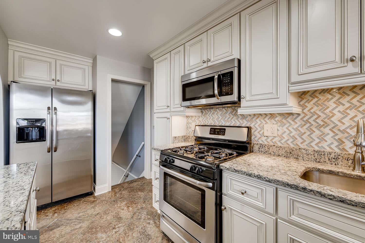 410 Westfield Road Baltimore, MD 21222 - Photo 12 of 32