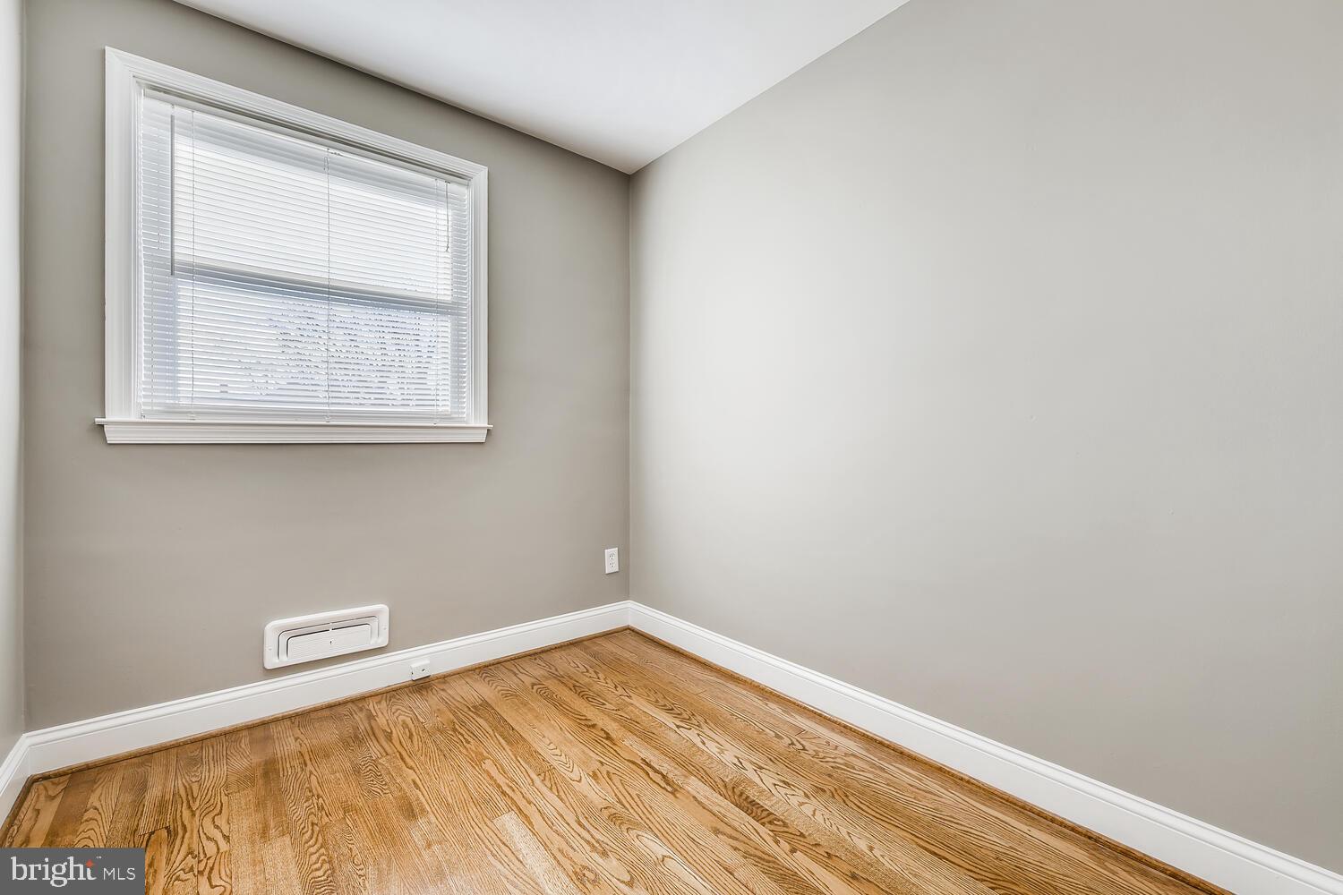 410 Westfield Road Baltimore, MD 21222 - Photo 21 of 32