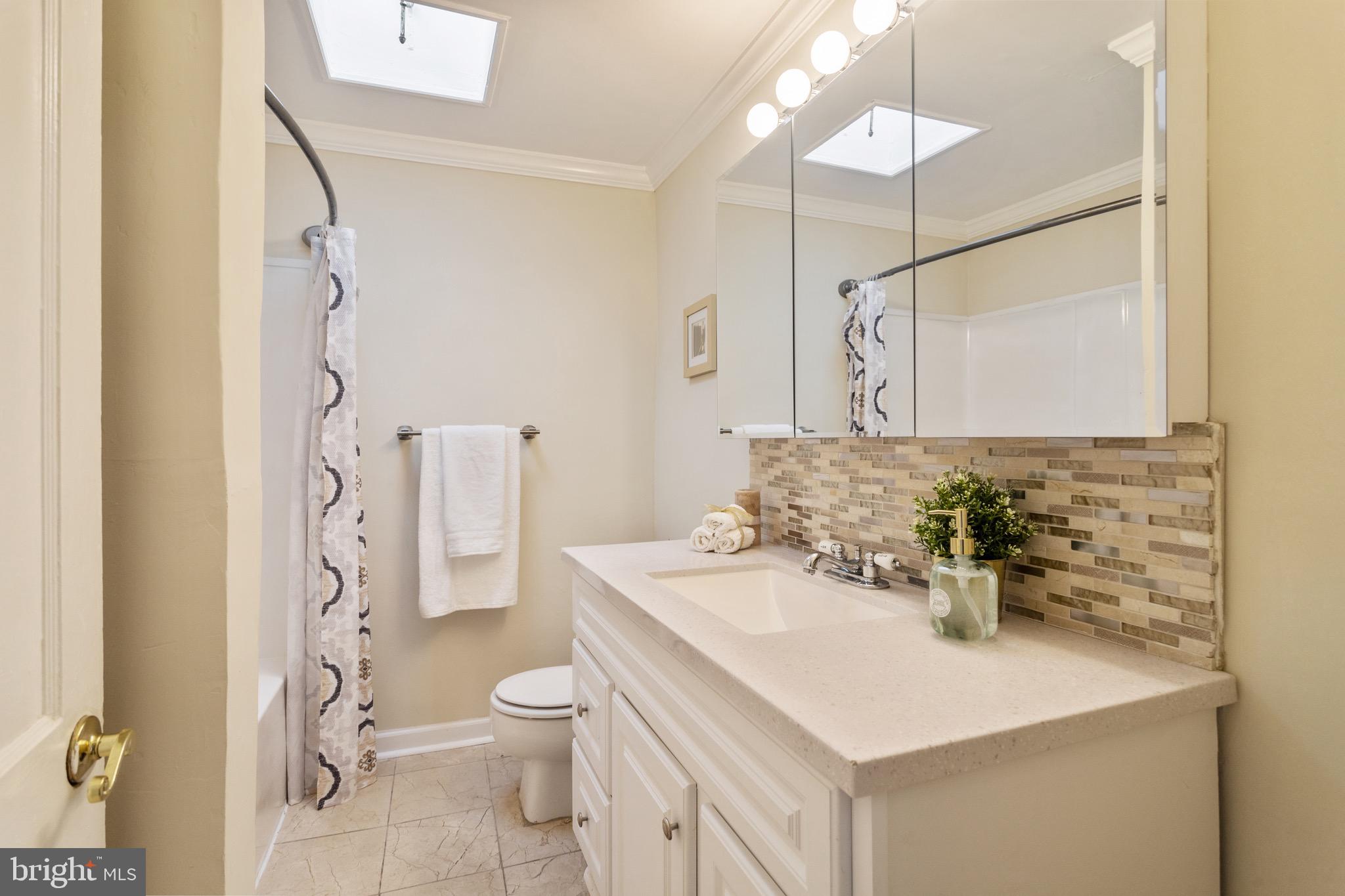 4002 Rexmere Road Baltimore, MD 21218 - Photo 14 of 22 Upstairs Full bath