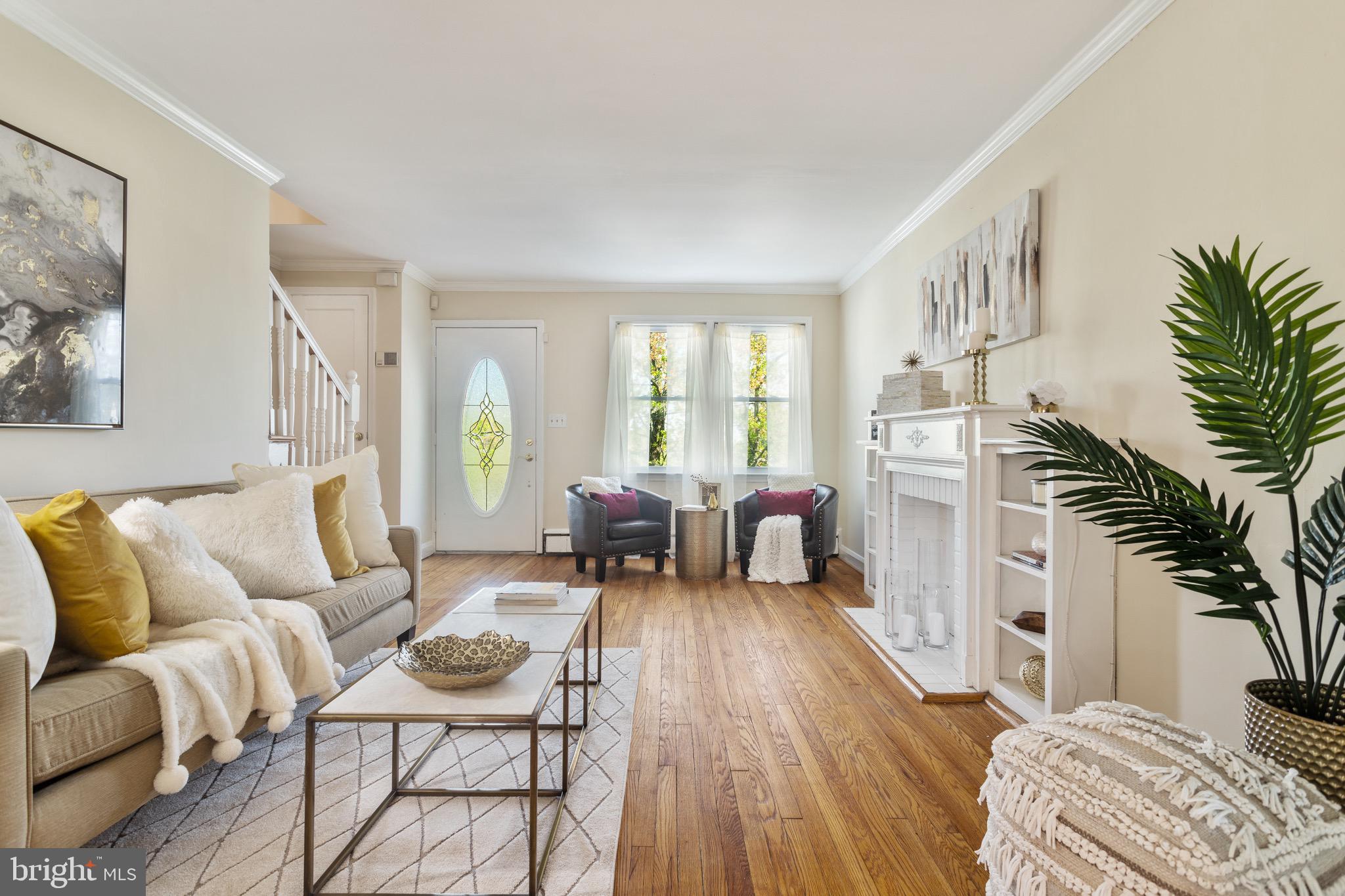 4002 Rexmere Road Baltimore, MD 21218 - Photo 5 of 22 Living Room