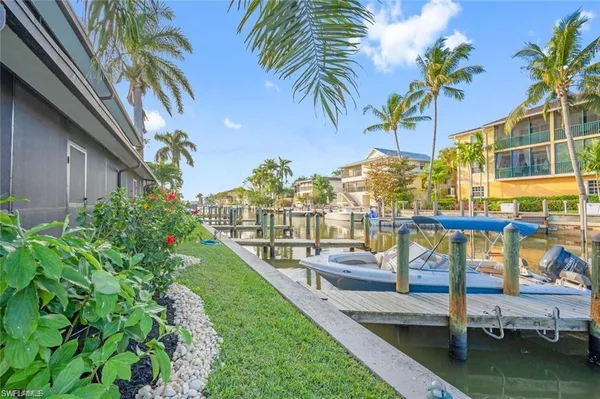 $2,000 | 1535 Chesapeake Avenue, Unit A2, Naples, FL 34102
