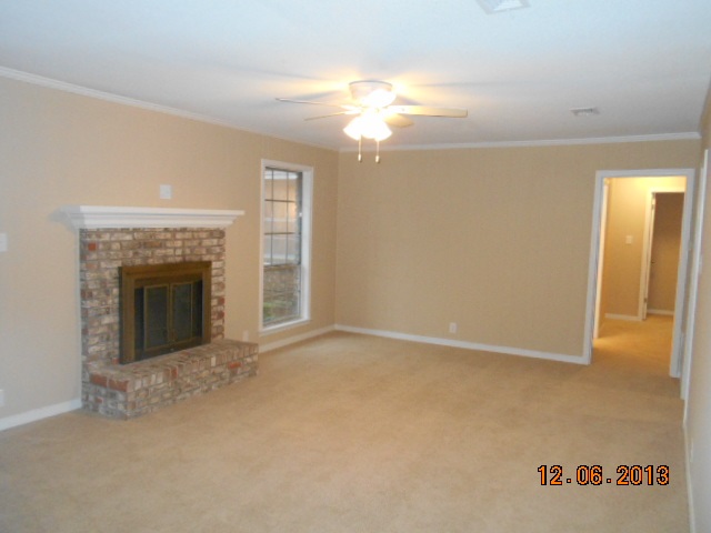 1085 Farmington Road Pensacola, FL 32504 - Photo 5 of 25 Gallery Image 5