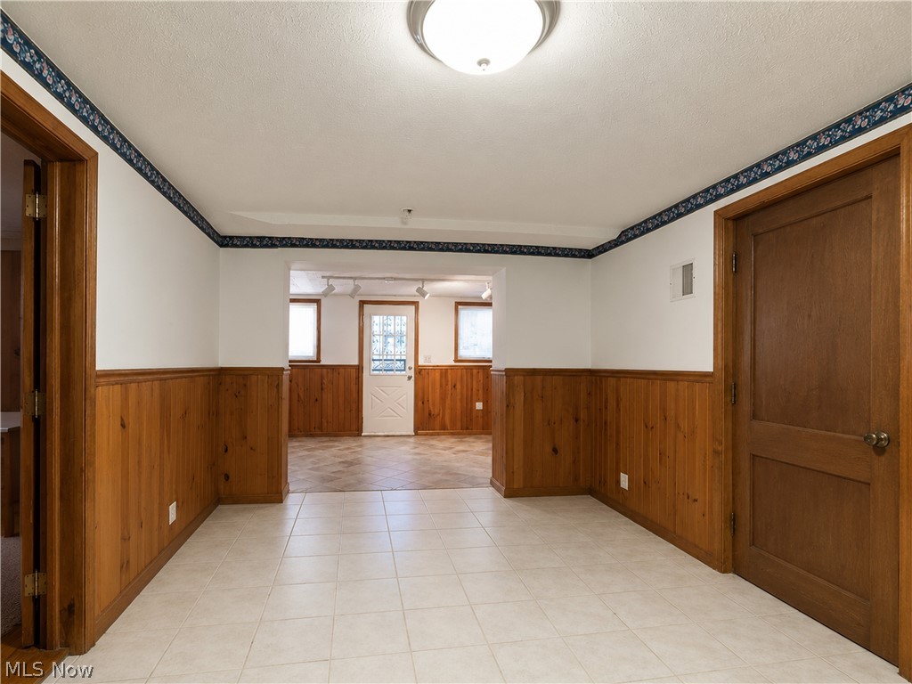 134 North Revere Road Akron, OH 44333 - Photo 34 of 46 Kitchenette