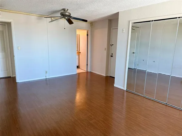 $2,500 | 255 Dolphin Point, Unit 710, Clearwater Beach, FL 33767