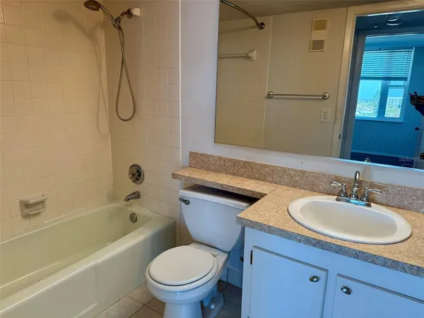 $2,500 | 255 Dolphin Point, Unit 710, Clearwater Beach, FL 33767