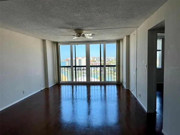 $2,500 | 255 Dolphin Point, Unit 710, Clearwater Beach, FL 33767