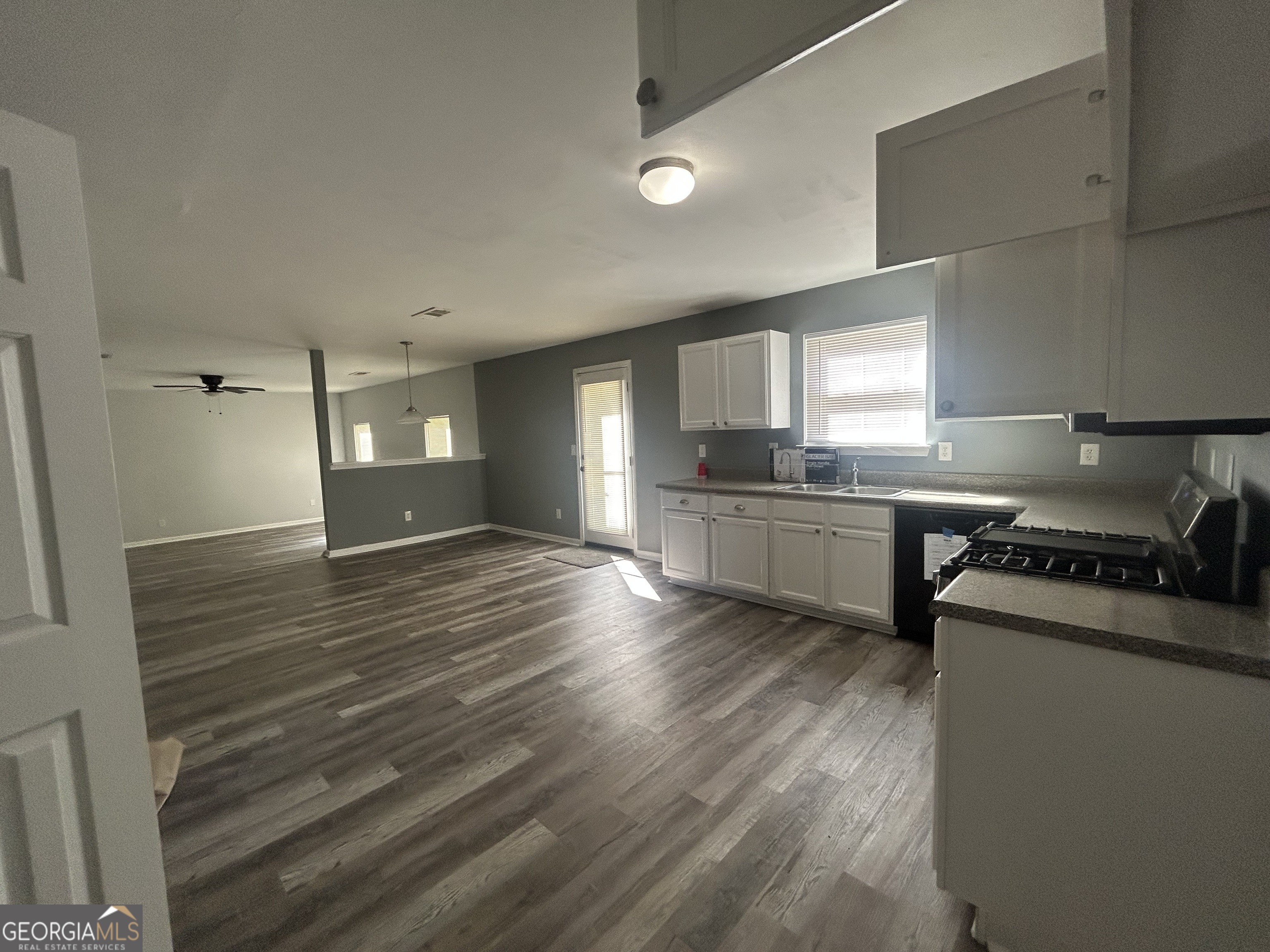 6263 Shell Drive Southwest Atlanta, GA 30331 - Photo 6 of 29