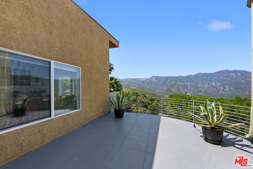 2044 Corral Canyon Road Malibu, CA 90265 - Photo 9 of 44