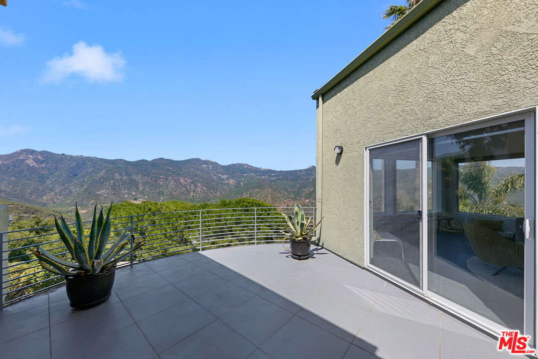 2044 Corral Canyon Road Malibu, CA 90265 - Photo 10 of 44