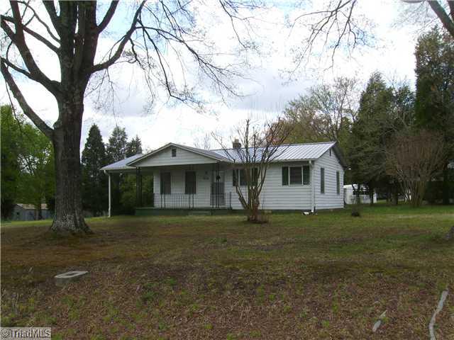 1097 Hunter Road Lexington, NC 27295 - Photo 3 of 3 Exterior Front.