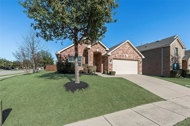 $1,995 | 2401 Sun Creek Drive, Little Elm, TX 75068