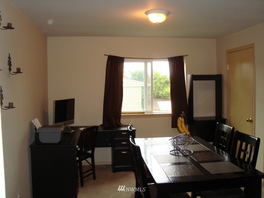 204 North Laventure Road Mount Vernon, WA 98273 - Photo 6 of 12 Gallery Image 6