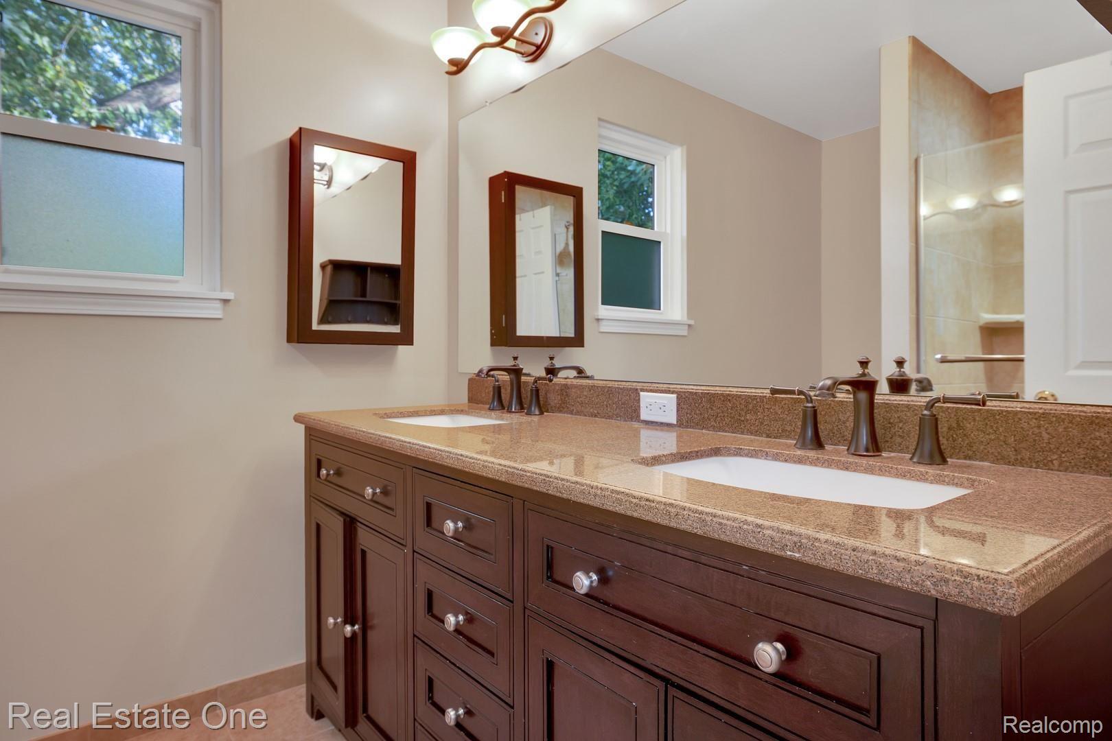 3376 Alpine Road Troy, MI 48084 - Photo 17 of 25 AY2A0208.jpg