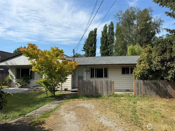 $1,400 | 16797 Donnelly Road, Unit A, Mount Vernon, WA 98273
