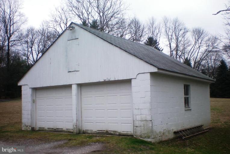 4804 Butler Road Glyndon, MD 21136 - Photo 20 of 30 Garage 2