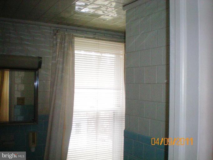 4804 Butler Road Glyndon, MD 21136 - Photo 3 of 30 Bath #3