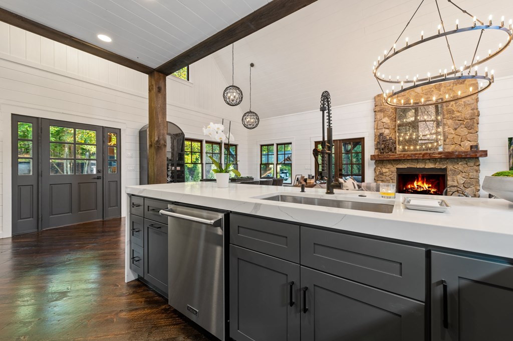 1925 Hogback Drive Blue Ridge, GA 30513 - Photo 15 of 73