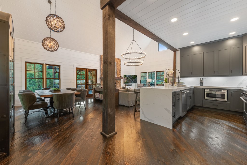 1925 Hogback Drive Blue Ridge, GA 30513 - Photo 17 of 73