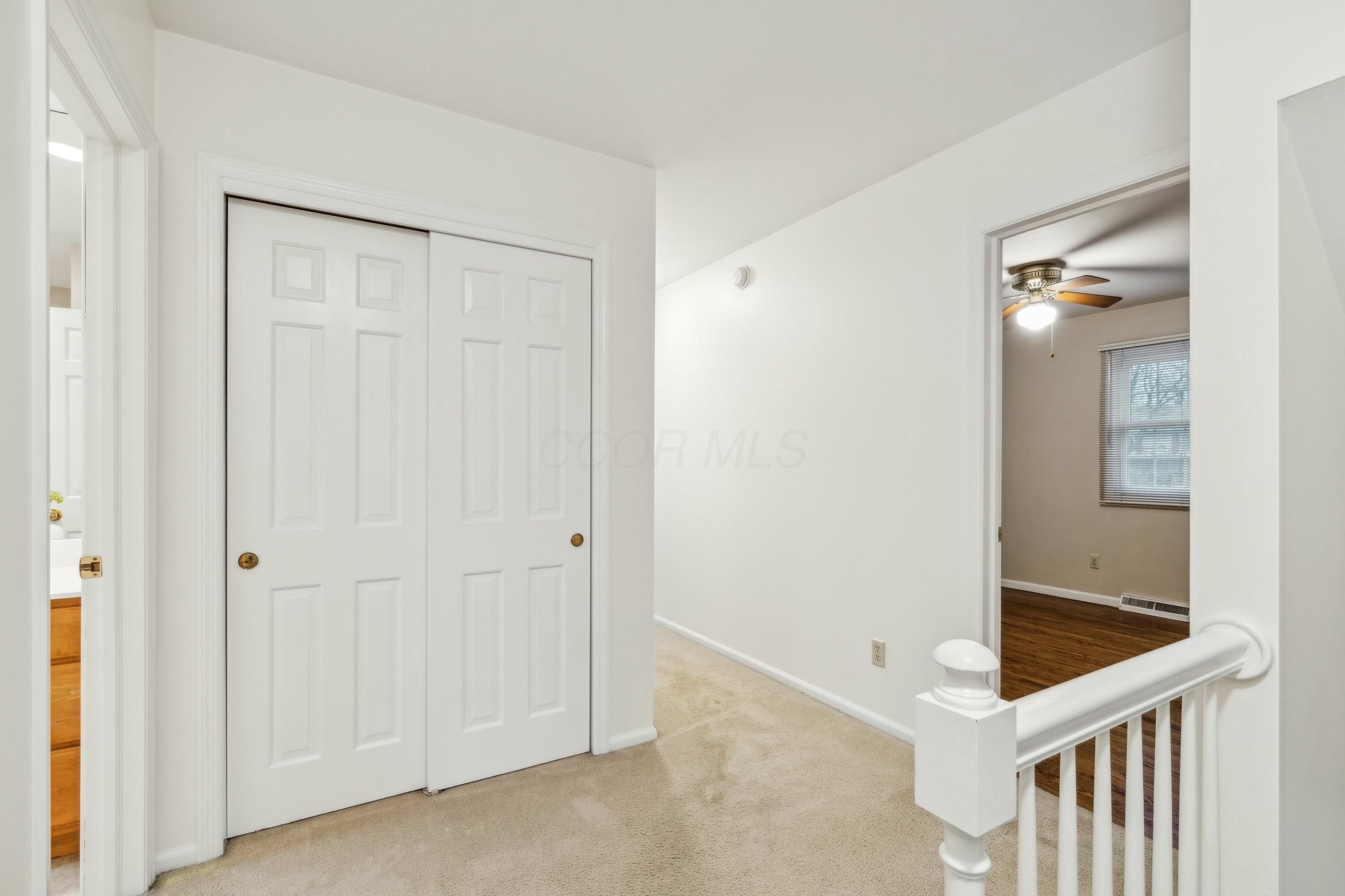 4052 Fenwick Road Columbus, OH 43220 - Photo 41 of 76 Upstairs Hallway / Landing