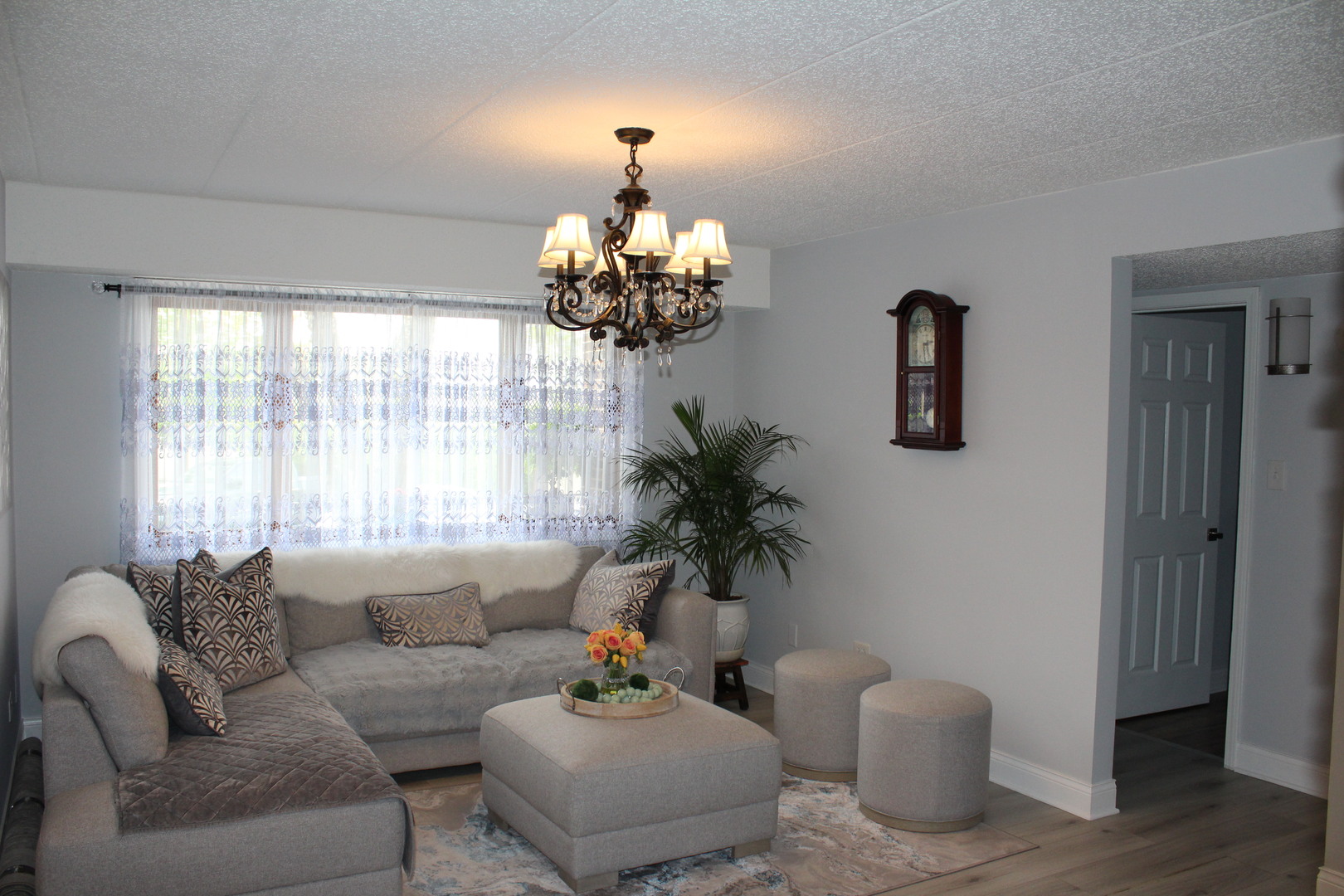 10508 Ridge Cove Drive, Unit 18D Chicago Ridge, IL 60415 - Photo 4 of 24 Gallery Image 4