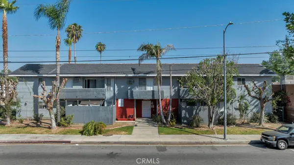 $2,900,000 | 13825 Vanowen Street, Van Nuys, CA 91405