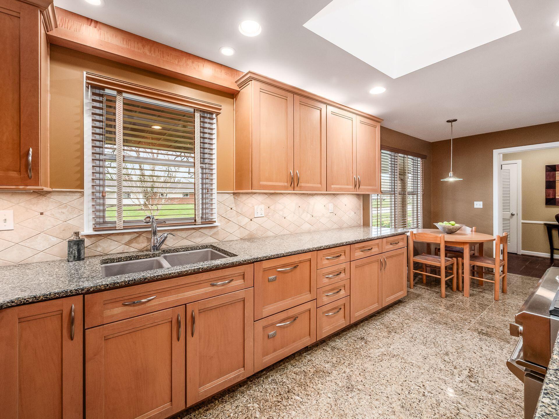 2080 Chardon Road Columbus, OH 43220 - Photo 24 of 115 Kitchen