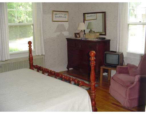 29 Hamilton Road North Andover, MA 01845 - Photo 10 of 11 Gallery Image 10